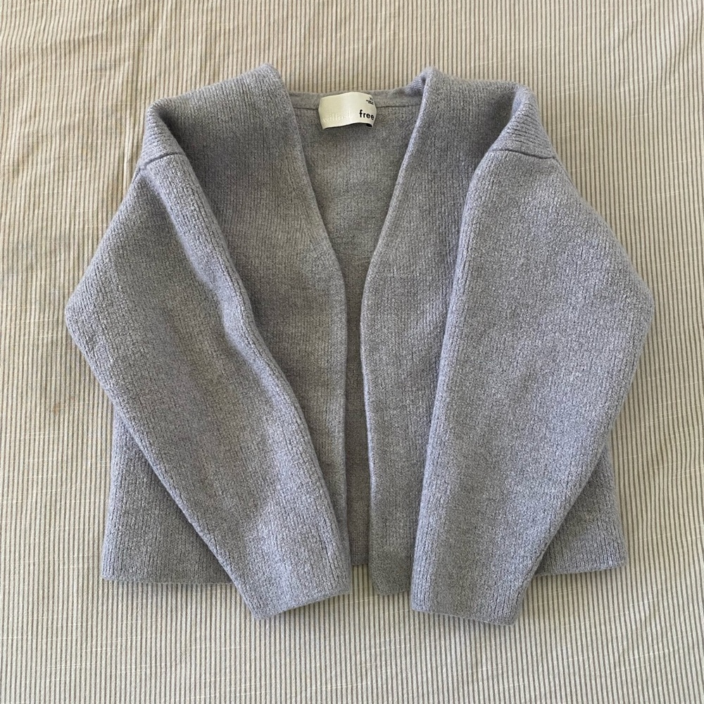 Wilfred Free Aritzia Grey Slightly Cropped Merino Wool Sweater Cardigan